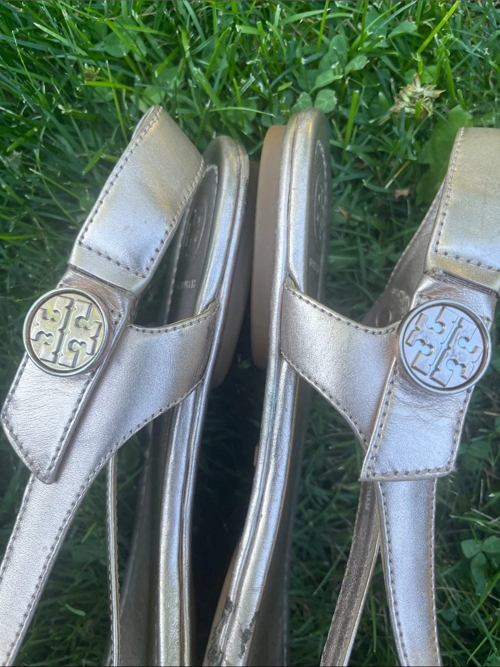 Tory Burch Metallic Gold Leather Thong Sandals 7.5